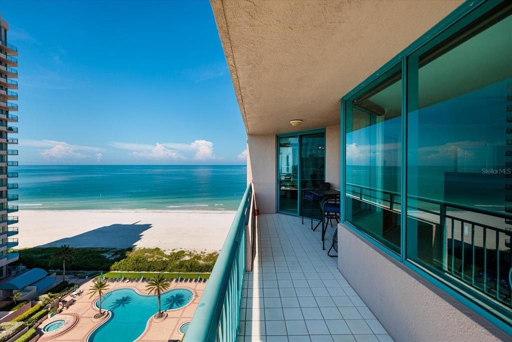 For Sale: $1,165,000 (2 beds, 2 baths, 1579 Square Feet)