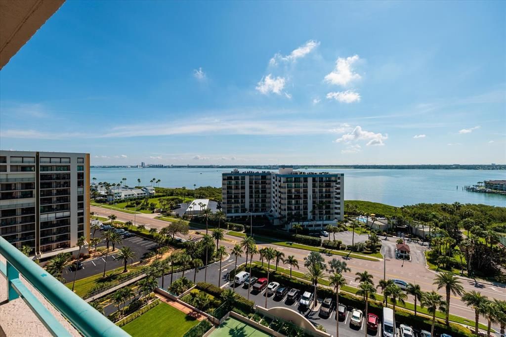 For Sale: $1,165,000 (2 beds, 2 baths, 1579 Square Feet)