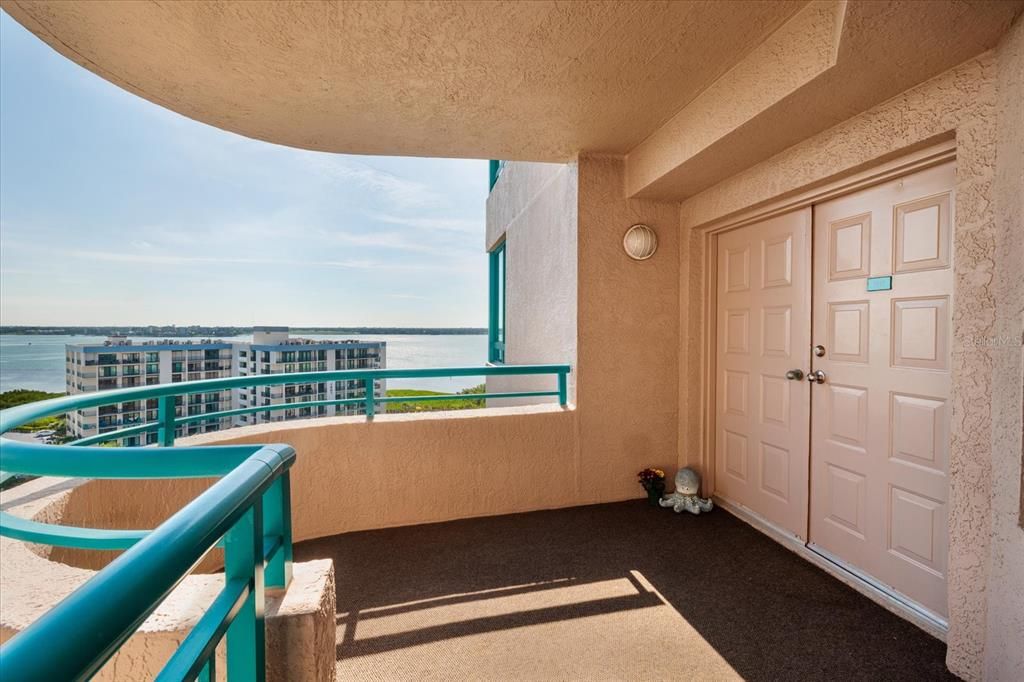 For Sale: $1,165,000 (2 beds, 2 baths, 1579 Square Feet)