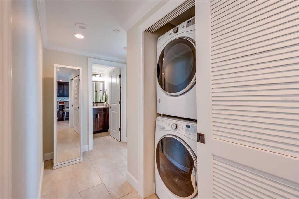 For Sale: $1,165,000 (2 beds, 2 baths, 1579 Square Feet)