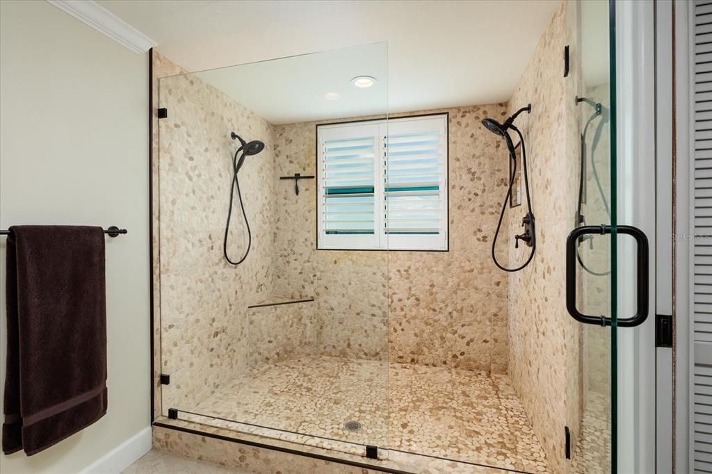 For Sale: $1,165,000 (2 beds, 2 baths, 1579 Square Feet)