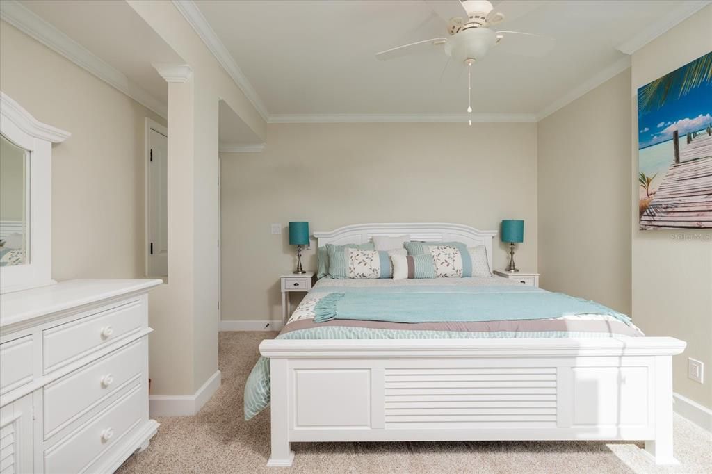 For Sale: $1,165,000 (2 beds, 2 baths, 1579 Square Feet)