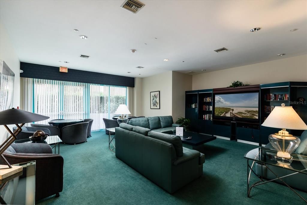 For Sale: $1,165,000 (2 beds, 2 baths, 1579 Square Feet)