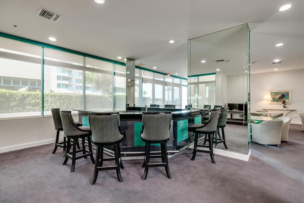For Sale: $1,165,000 (2 beds, 2 baths, 1579 Square Feet)