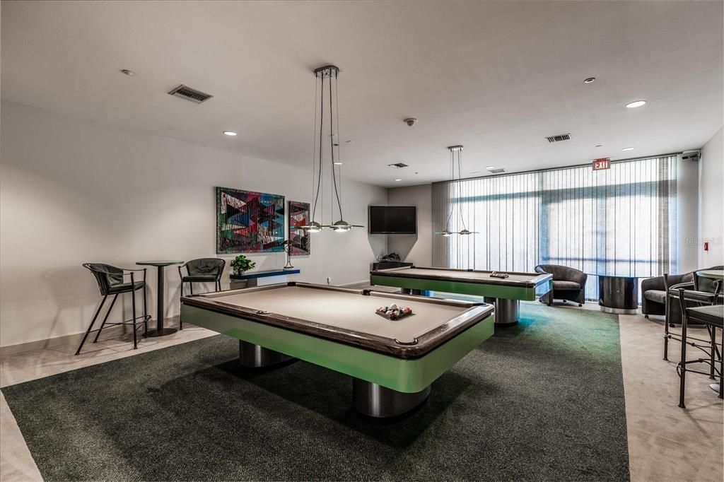 For Sale: $1,165,000 (2 beds, 2 baths, 1579 Square Feet)