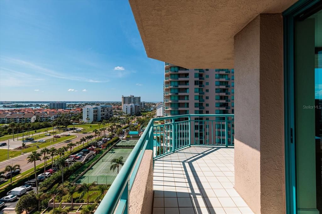 For Sale: $1,165,000 (2 beds, 2 baths, 1579 Square Feet)