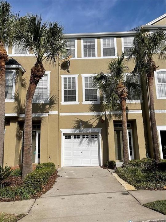 For Rent: $2,800 (3 beds, 2 baths, 1692 Square Feet)