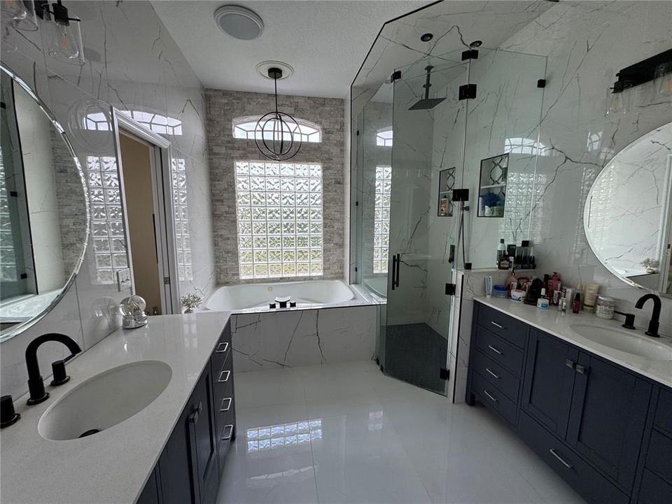 For Sale: $1,589,900 (8 beds, 4 baths, 4488 Square Feet)