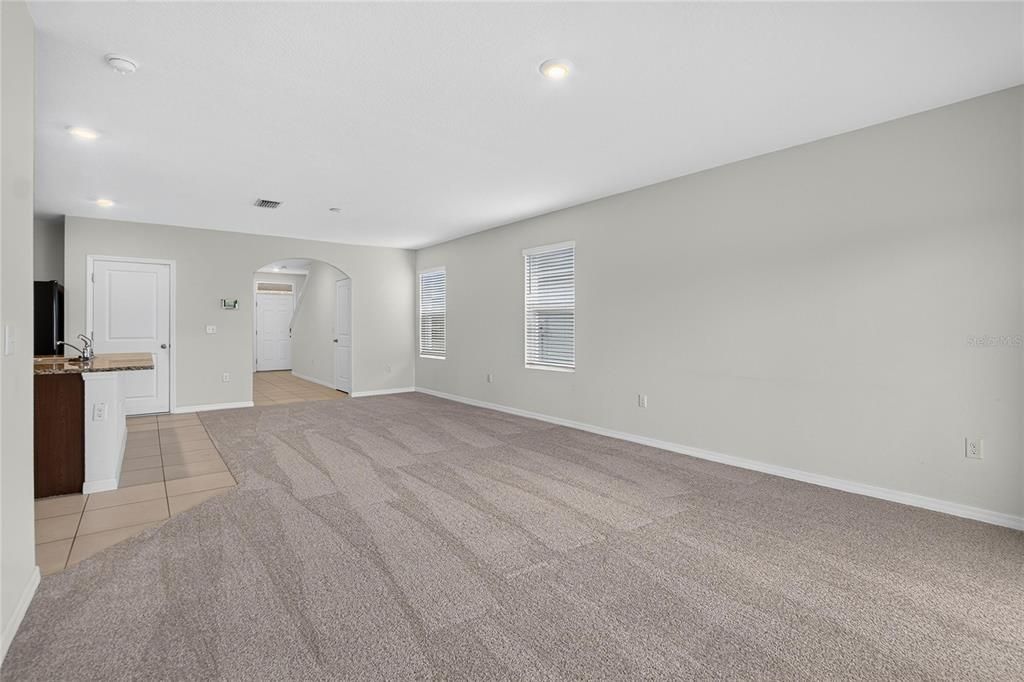 En Venta: $349,999 (5 camas, 3 baños, 2528 Pies cuadrados)