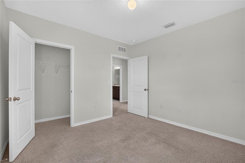 En Venta: $349,999 (5 camas, 3 baños, 2528 Pies cuadrados)