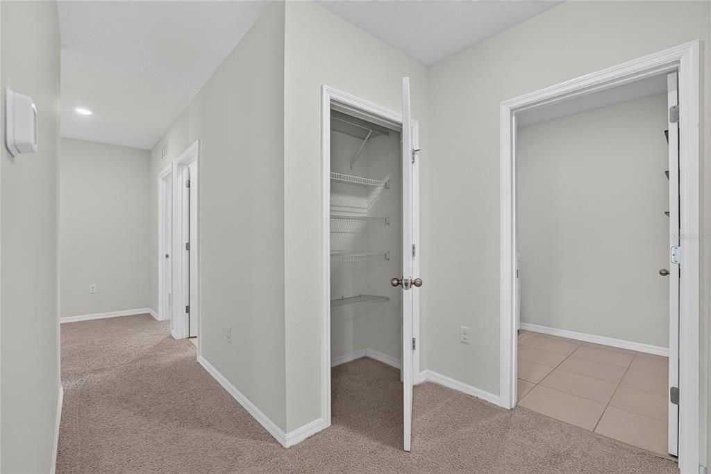 En Venta: $349,999 (5 camas, 3 baños, 2528 Pies cuadrados)