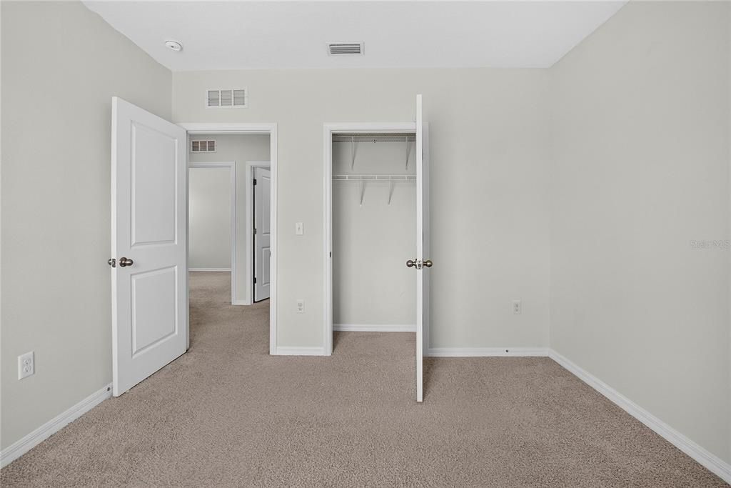 En Venta: $349,999 (5 camas, 3 baños, 2528 Pies cuadrados)