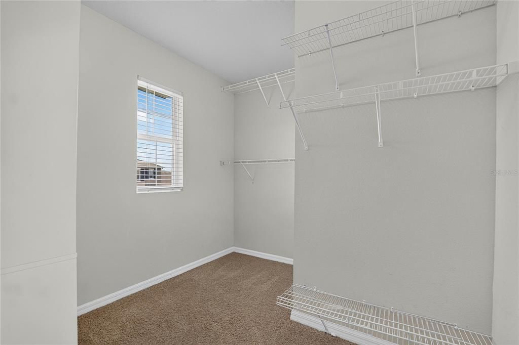 En Venta: $349,999 (5 camas, 3 baños, 2528 Pies cuadrados)