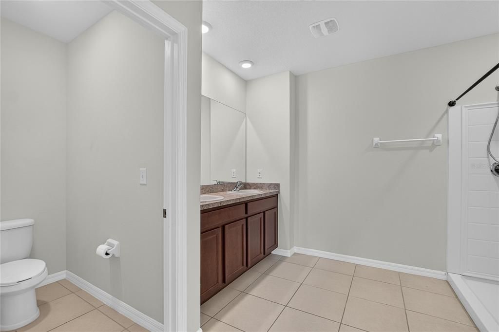 En Venta: $349,999 (5 camas, 3 baños, 2528 Pies cuadrados)