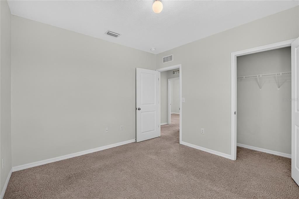 En Venta: $349,999 (5 camas, 3 baños, 2528 Pies cuadrados)