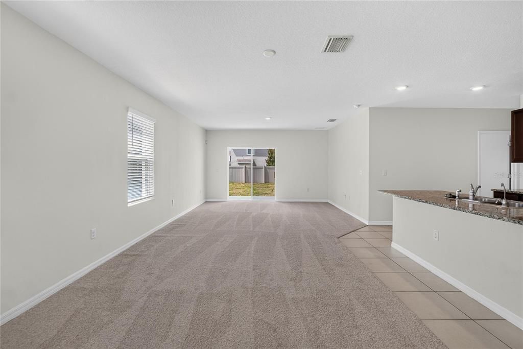 En Venta: $349,999 (5 camas, 3 baños, 2528 Pies cuadrados)