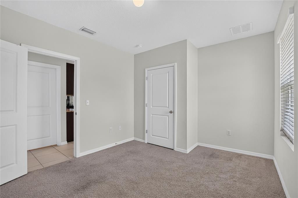 En Venta: $349,999 (5 camas, 3 baños, 2528 Pies cuadrados)