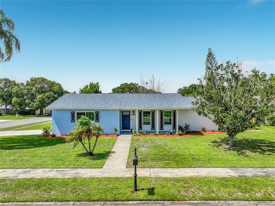 Activo con contrato: $334,999 (3 camas, 2 baños, 1398 Pies cuadrados)