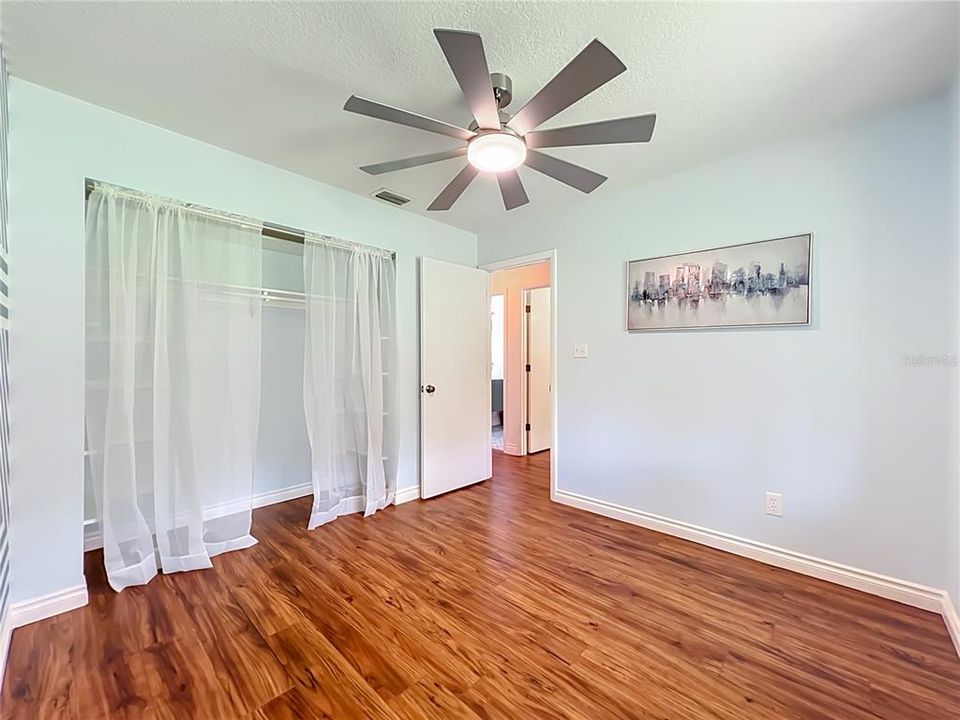 Activo con contrato: $334,999 (3 camas, 2 baños, 1398 Pies cuadrados)