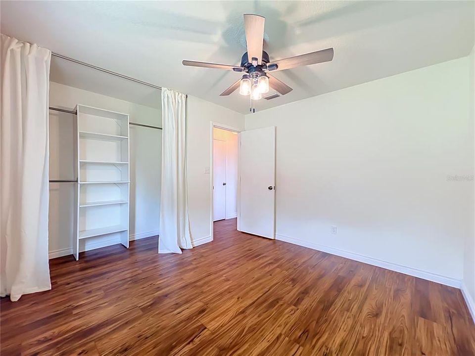 Activo con contrato: $334,999 (3 camas, 2 baños, 1398 Pies cuadrados)
