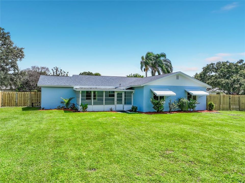 Activo con contrato: $334,999 (3 camas, 2 baños, 1398 Pies cuadrados)