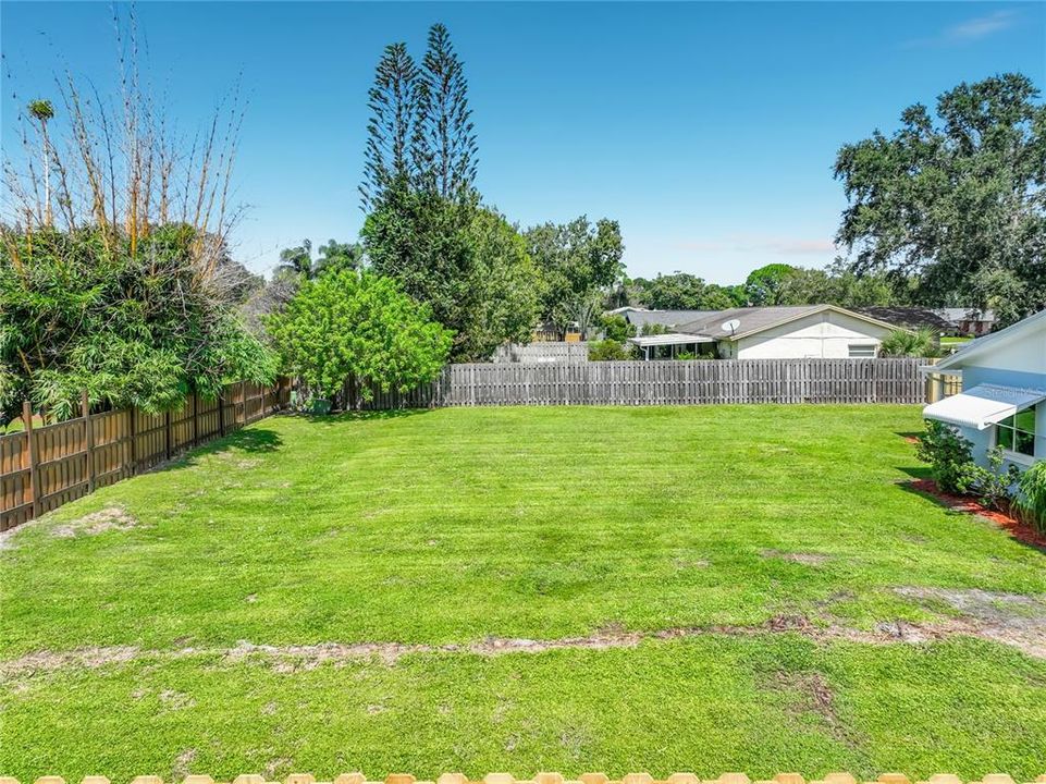 Activo con contrato: $334,999 (3 camas, 2 baños, 1398 Pies cuadrados)