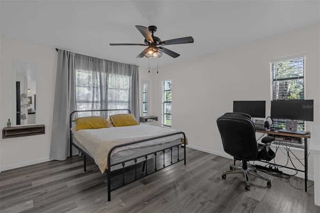 En Venta: $299,000 (3 camas, 2 baños, 1302 Pies cuadrados)