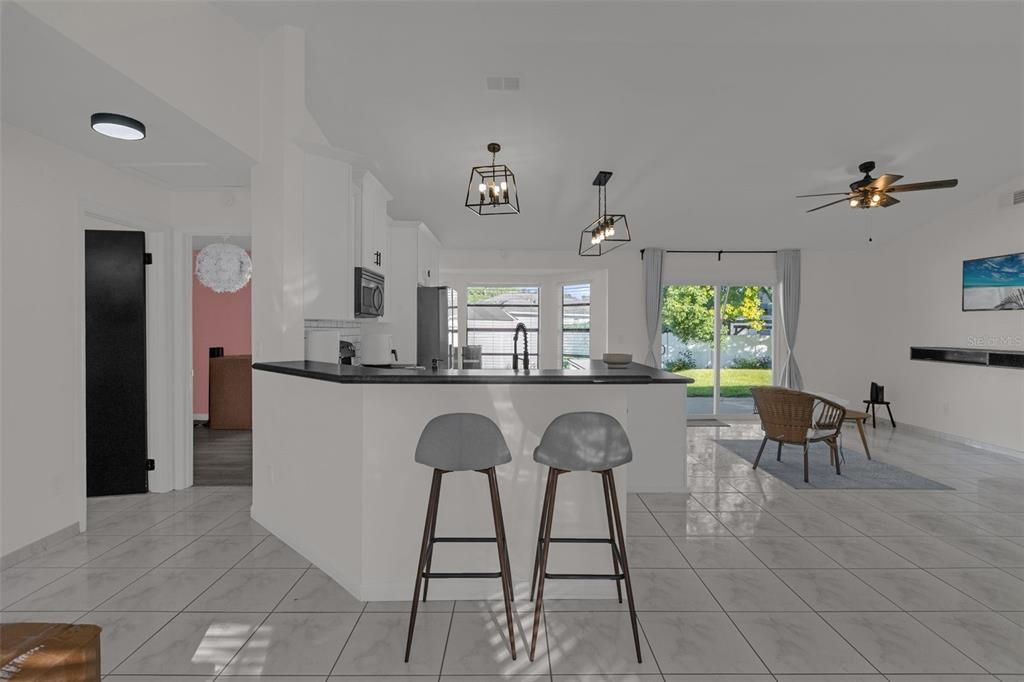 En Venta: $299,000 (3 camas, 2 baños, 1302 Pies cuadrados)