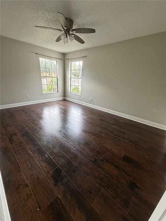 For Rent: $2,300 (3 beds, 2 baths, 1236 Square Feet)