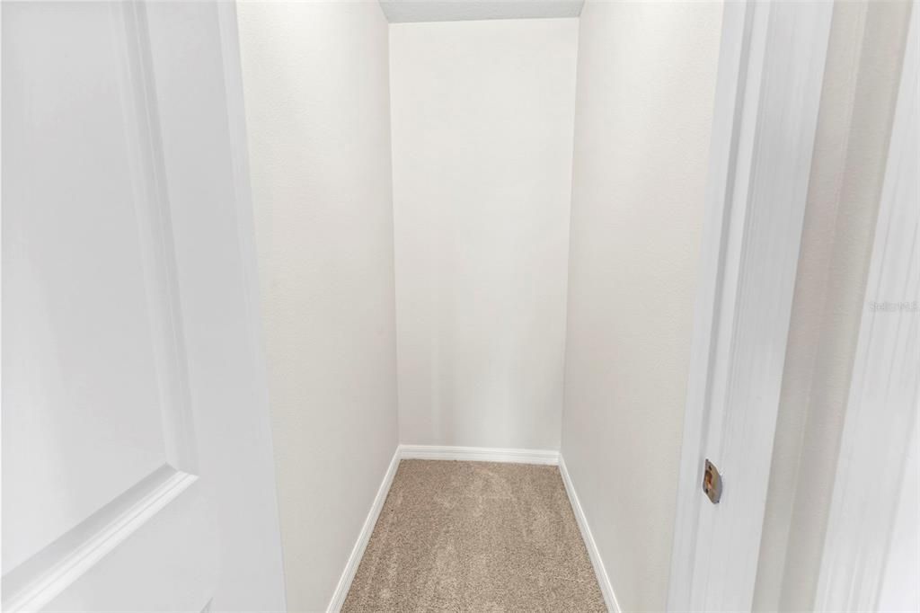 En Venta: $399,900 (4 camas, 2 baños, 2466 Pies cuadrados)