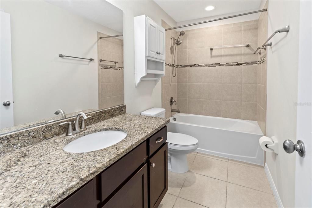 En Venta: $399,900 (4 camas, 2 baños, 2466 Pies cuadrados)