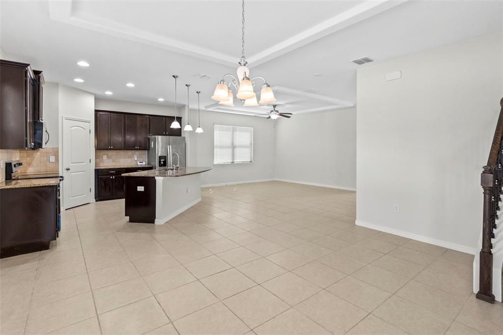 En Venta: $399,900 (4 camas, 2 baños, 2466 Pies cuadrados)