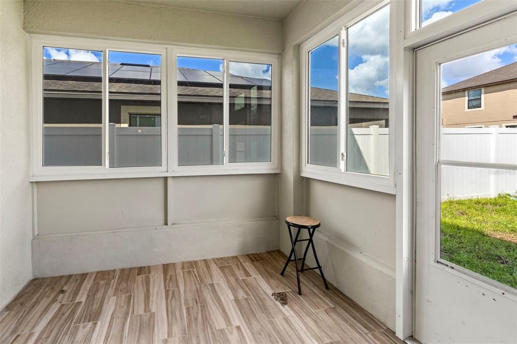 En Venta: $399,900 (4 camas, 2 baños, 2466 Pies cuadrados)