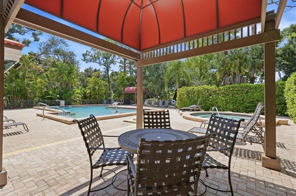 For Sale: $425,000 (2 beds, 2 baths, 1956 Square Feet)