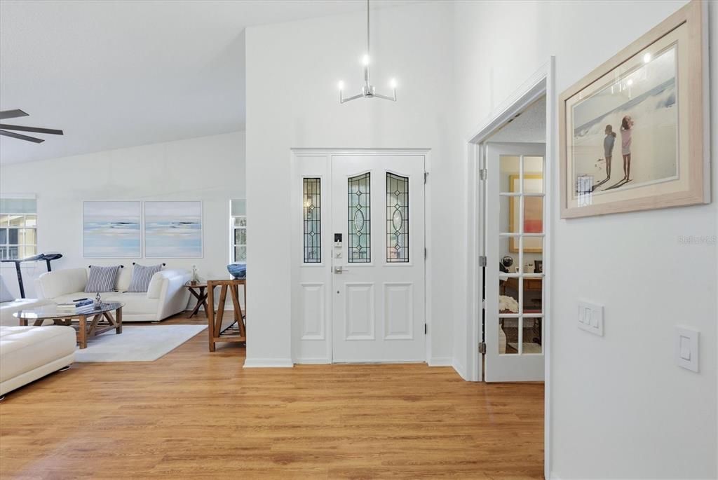For Sale: $425,000 (2 beds, 2 baths, 1956 Square Feet)