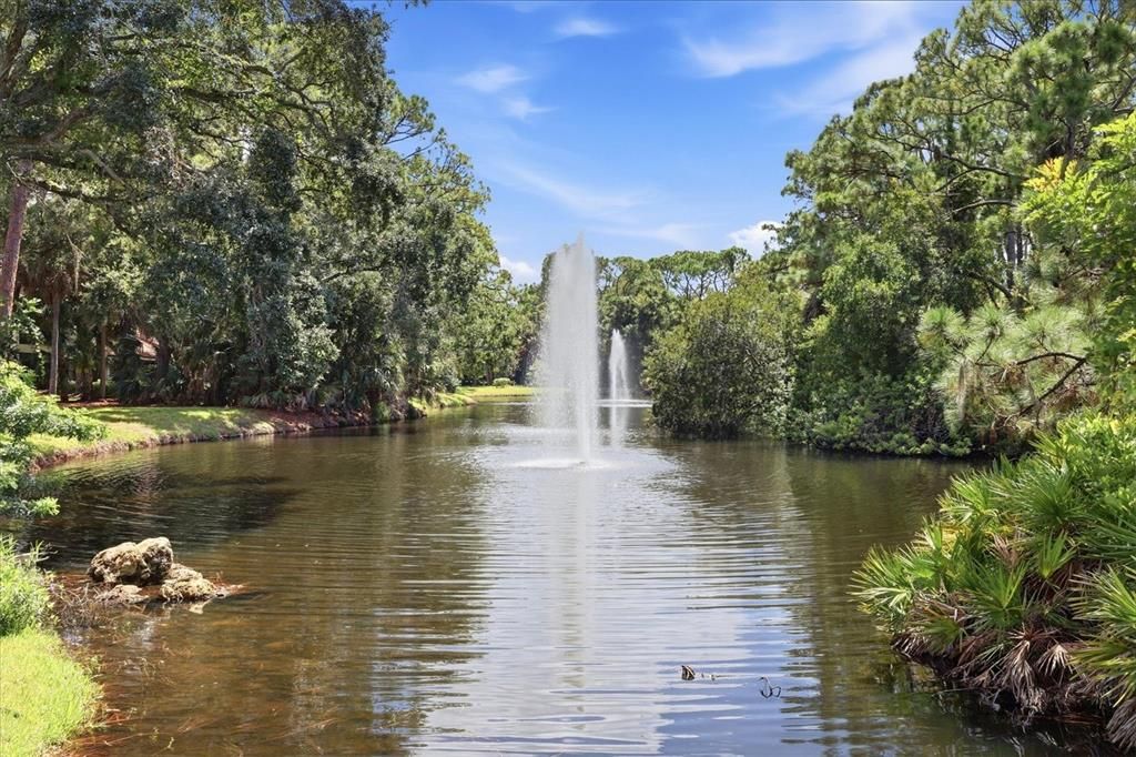 For Sale: $425,000 (2 beds, 2 baths, 1956 Square Feet)