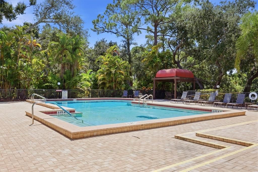 For Sale: $425,000 (2 beds, 2 baths, 1956 Square Feet)