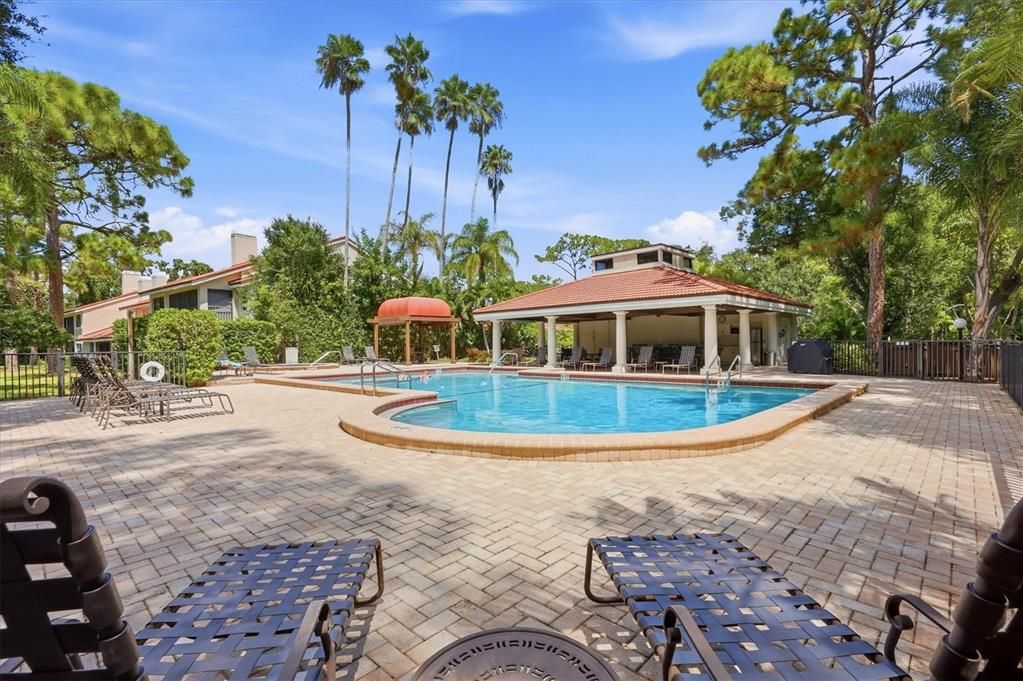 For Sale: $425,000 (2 beds, 2 baths, 1956 Square Feet)