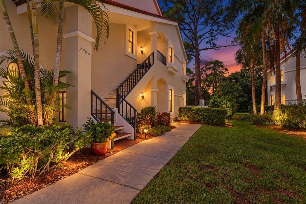 For Sale: $425,000 (2 beds, 2 baths, 1956 Square Feet)