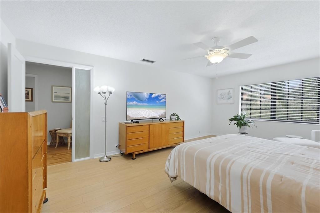 For Sale: $425,000 (2 beds, 2 baths, 1956 Square Feet)