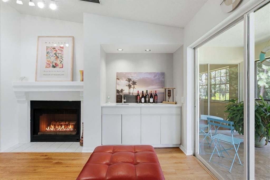For Sale: $425,000 (2 beds, 2 baths, 1956 Square Feet)