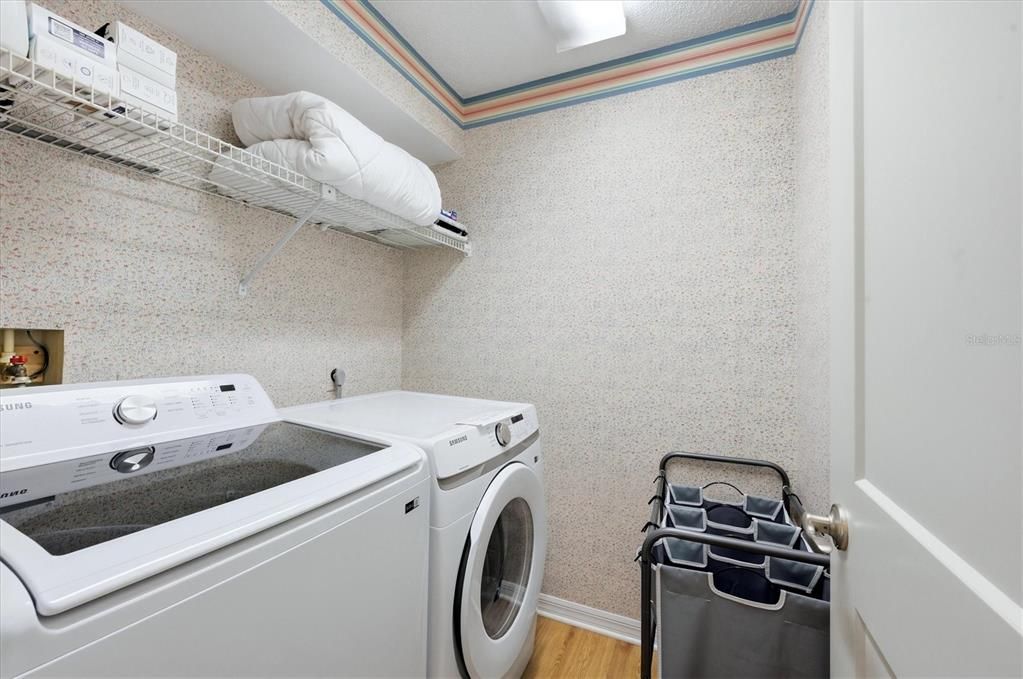 For Sale: $425,000 (2 beds, 2 baths, 1956 Square Feet)