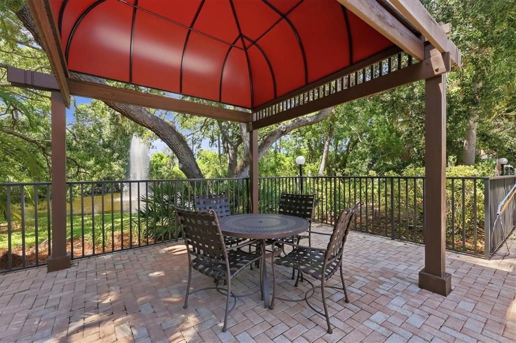 For Sale: $425,000 (2 beds, 2 baths, 1956 Square Feet)