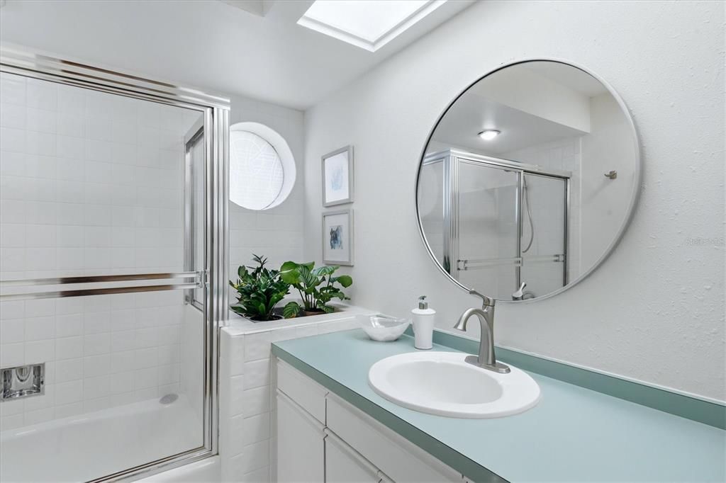 For Sale: $425,000 (2 beds, 2 baths, 1956 Square Feet)