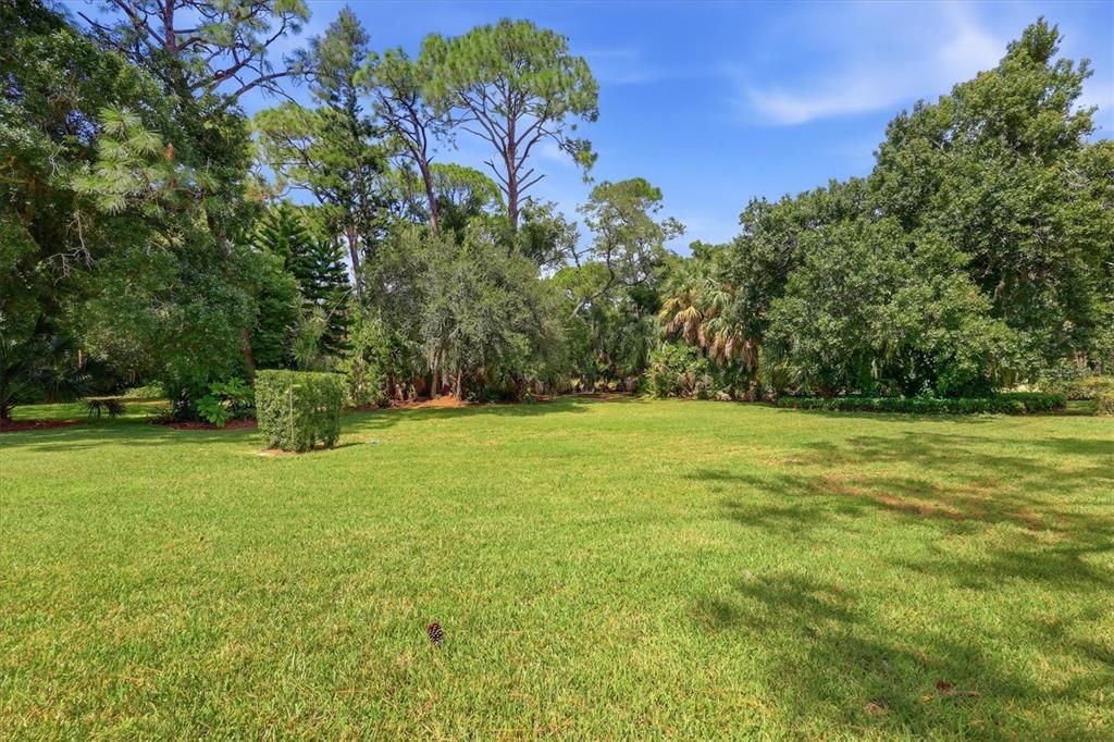 For Sale: $425,000 (2 beds, 2 baths, 1956 Square Feet)