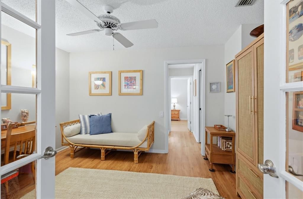 For Sale: $425,000 (2 beds, 2 baths, 1956 Square Feet)