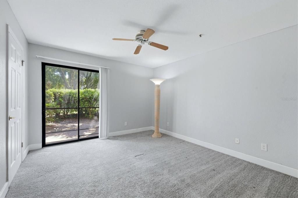 For Sale: $169,000 (1 beds, 1 baths, 688 Square Feet)