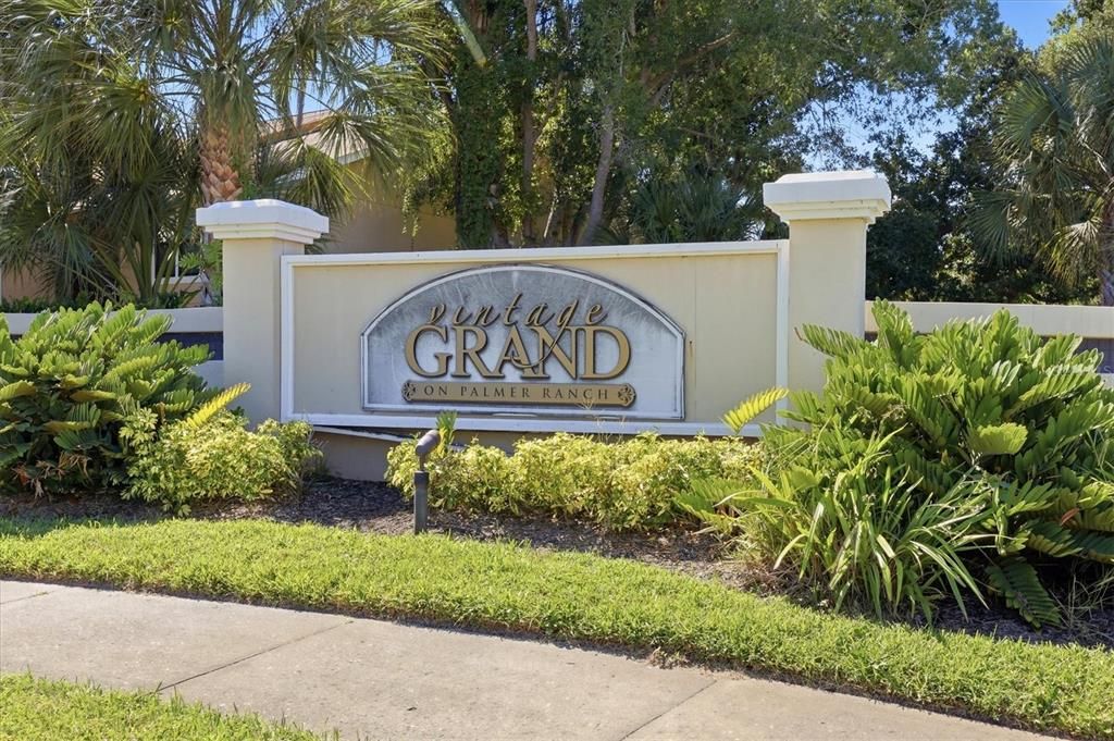 For Sale: $169,000 (1 beds, 1 baths, 688 Square Feet)