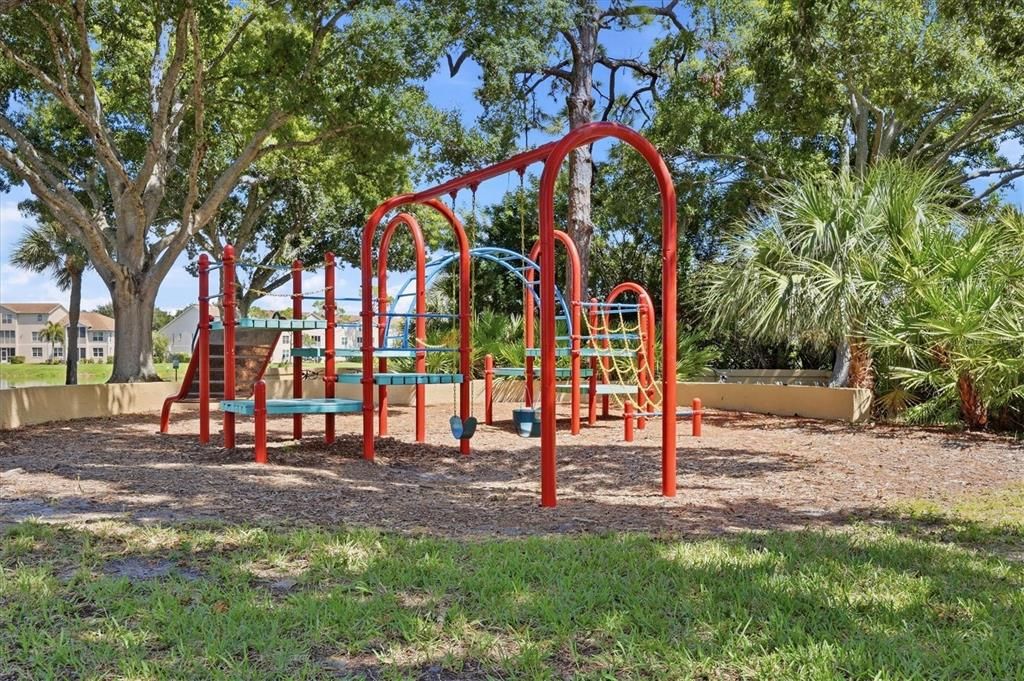 For Sale: $169,000 (1 beds, 1 baths, 688 Square Feet)