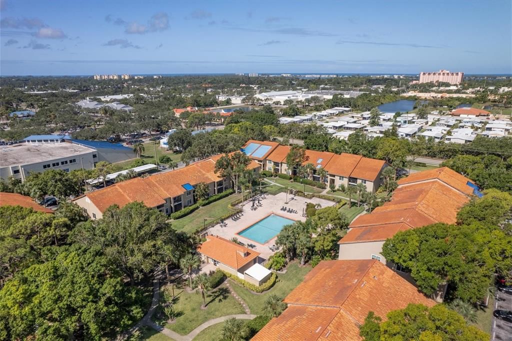 For Sale: $169,000 (1 beds, 1 baths, 688 Square Feet)